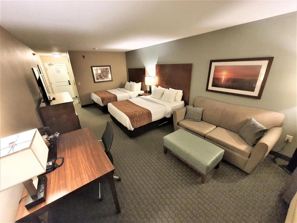 Amerivu Inn And Suites - Chisago City Екстер'єр фото