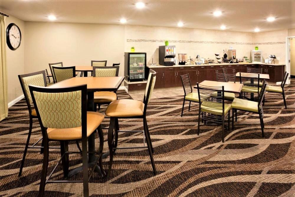 Amerivu Inn And Suites - Chisago City Екстер'єр фото