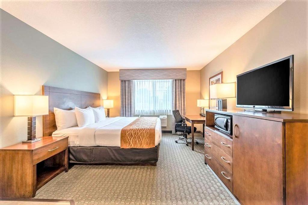 Amerivu Inn And Suites - Chisago City Екстер'єр фото