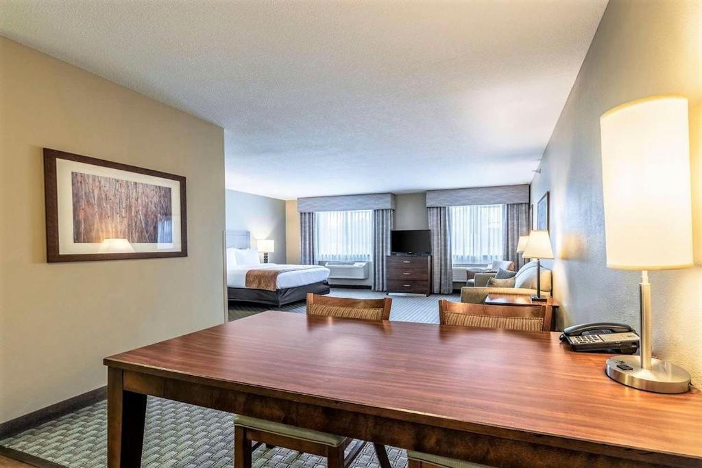 Amerivu Inn And Suites - Chisago City Екстер'єр фото