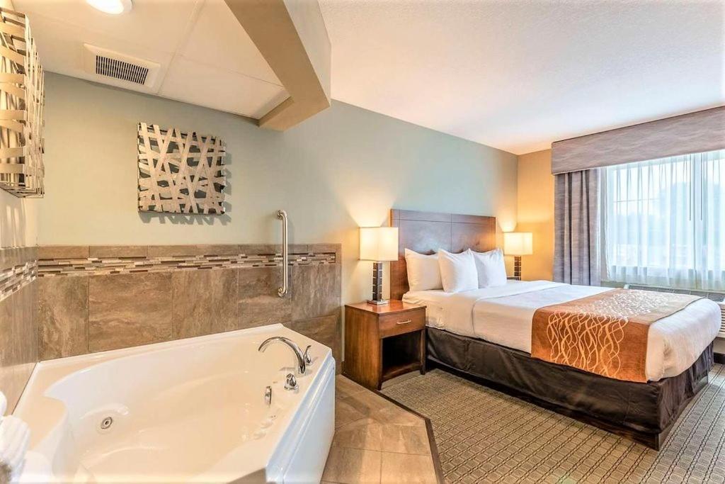 Amerivu Inn And Suites - Chisago City Екстер'єр фото