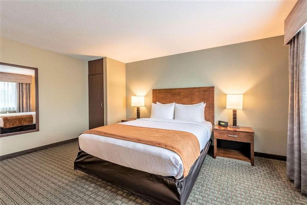 Amerivu Inn And Suites - Chisago City Екстер'єр фото
