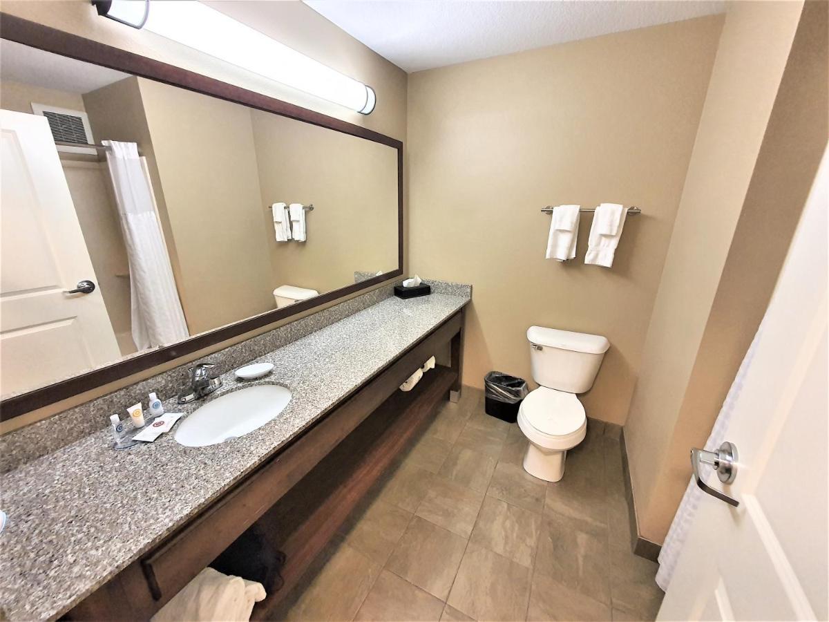 Amerivu Inn And Suites - Chisago City Екстер'єр фото