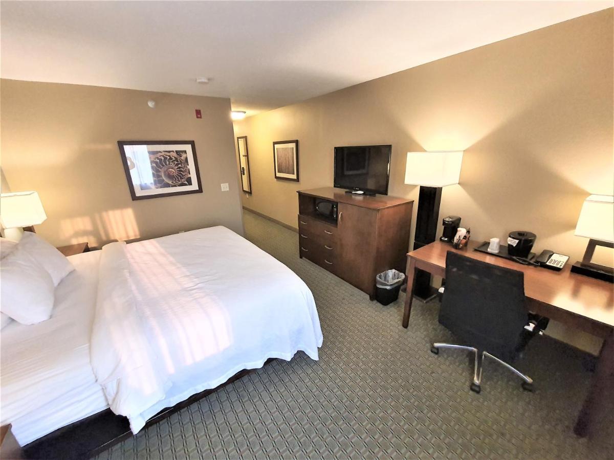 Amerivu Inn And Suites - Chisago City Екстер'єр фото