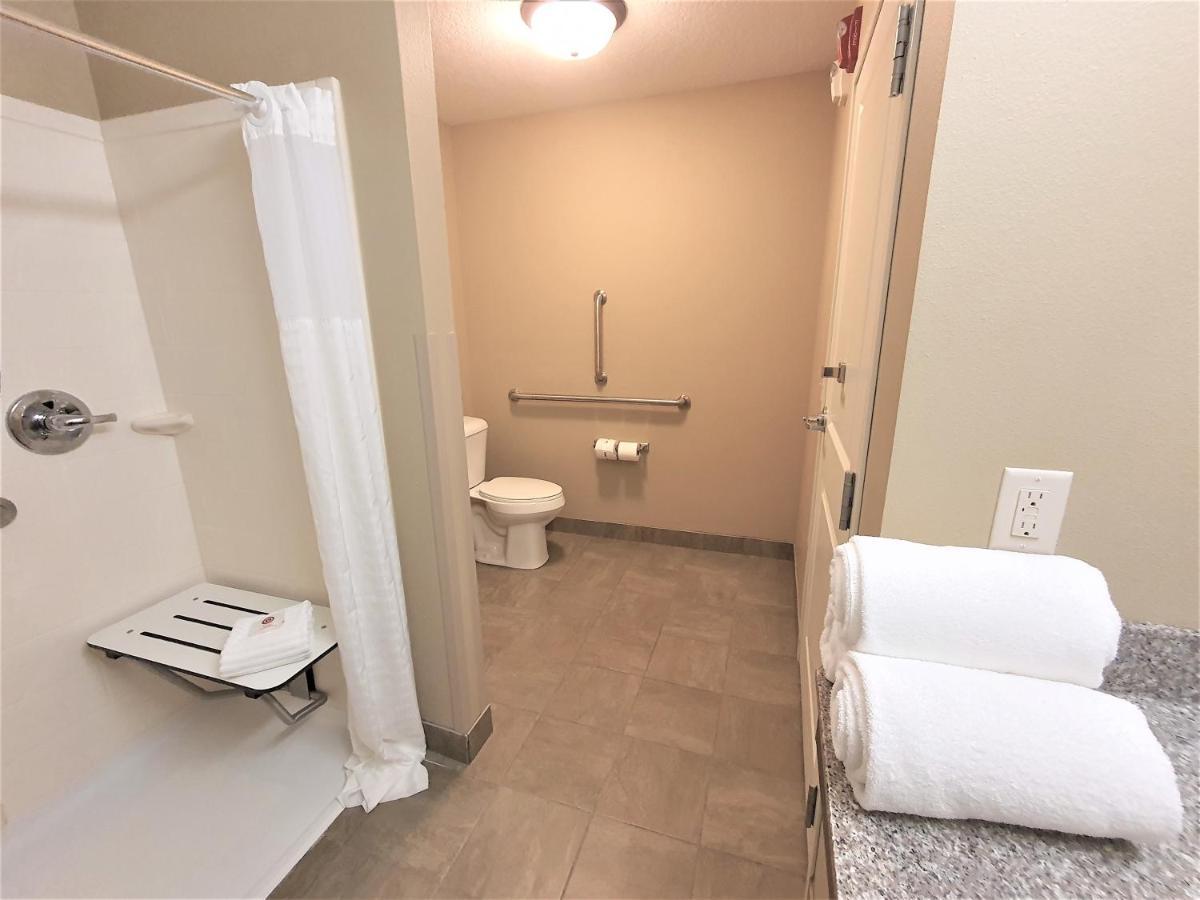 Amerivu Inn And Suites - Chisago City Екстер'єр фото