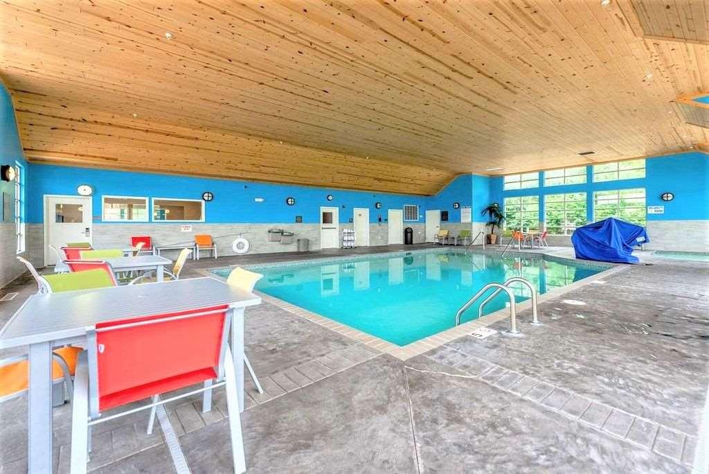 Amerivu Inn And Suites - Chisago City Зручності фото